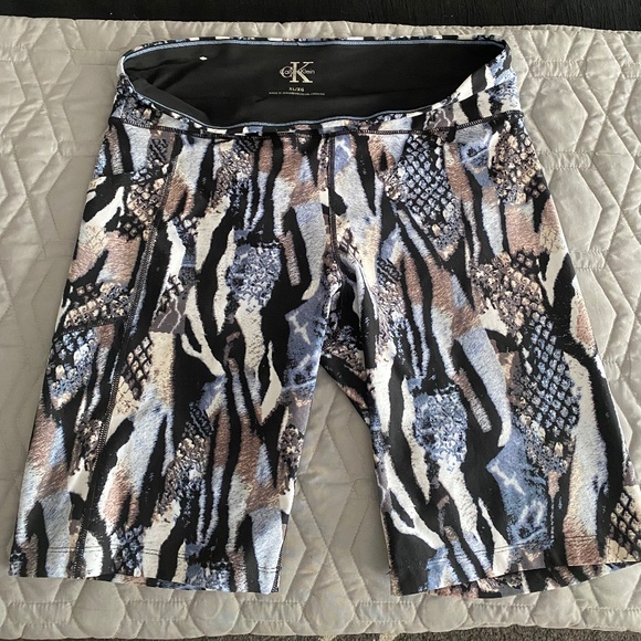 Calvin Klein women’s bike short high-rise print animal  mix - Picture 1 of 6